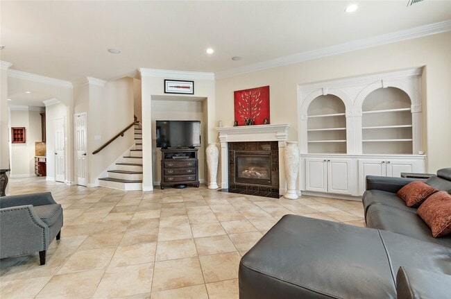 Building Photo - 15 Crocus Petal St