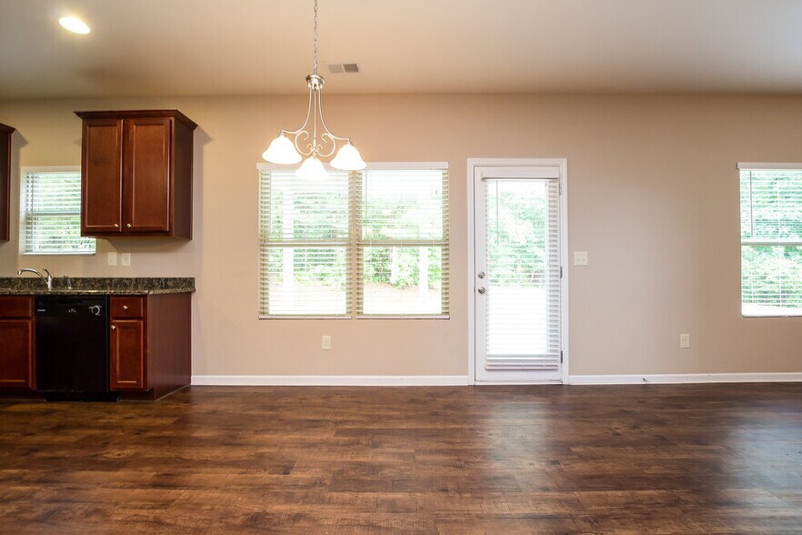 Building Photo - 251 Chandler Bluff Ct SE