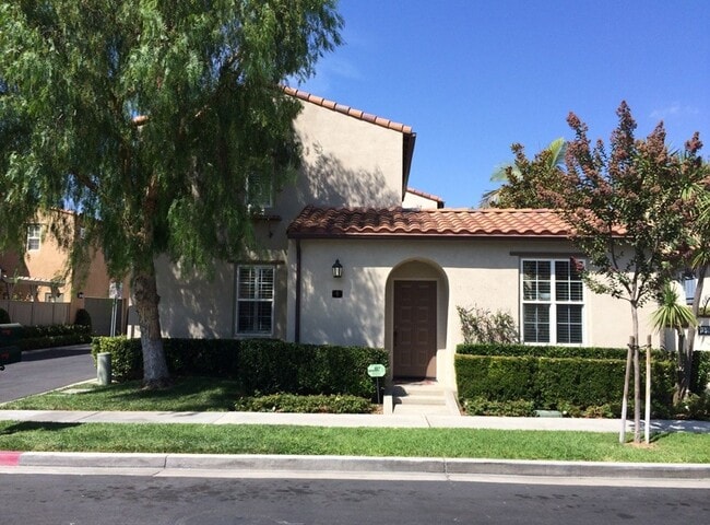 Primary Photo - 2 Bedroom, 2.5 bath DETACHED condo in Oak ...