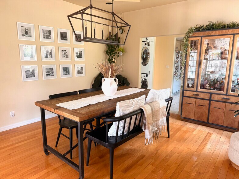 Dining room - 222 S Hamilton Dr