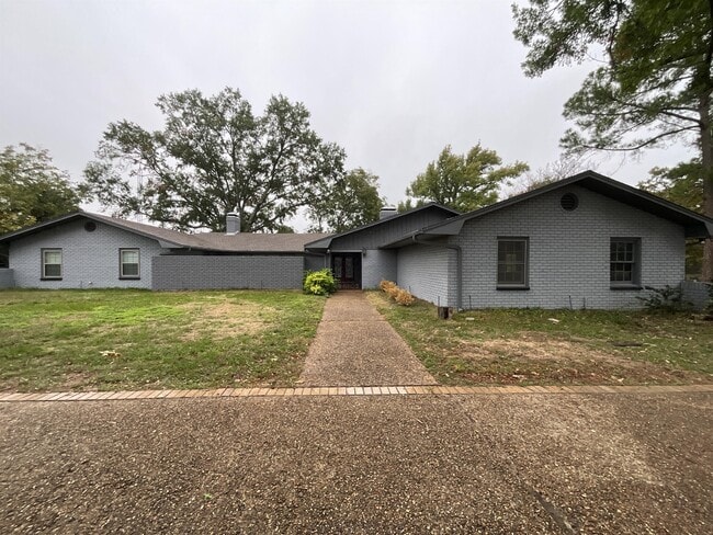 Building Photo - 960 First Monday Ln