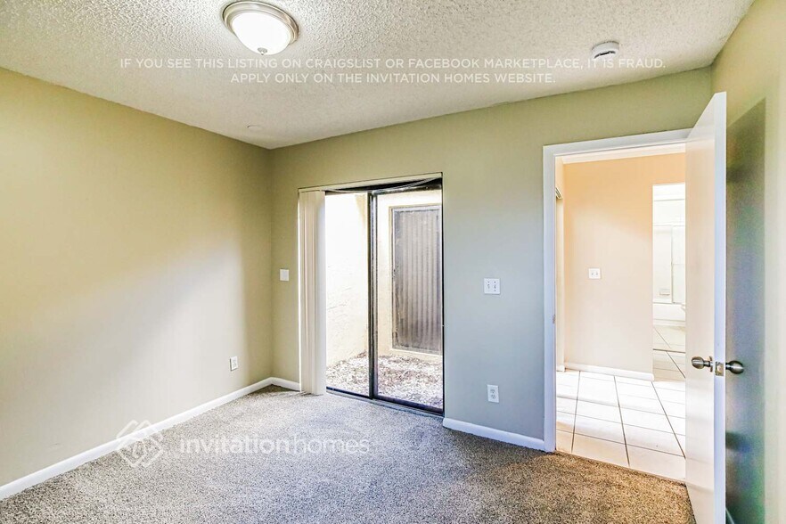 Building Photo - 1140 SW 111th Ave