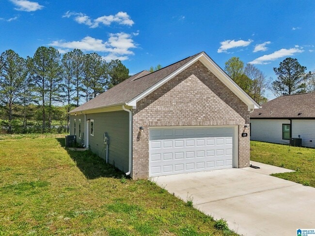 Building Photo - 439 Troubadour Ln