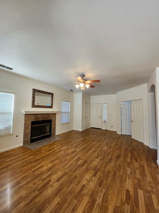 Building Photo - Beautiful Yuba City home located in a cul-de-sac