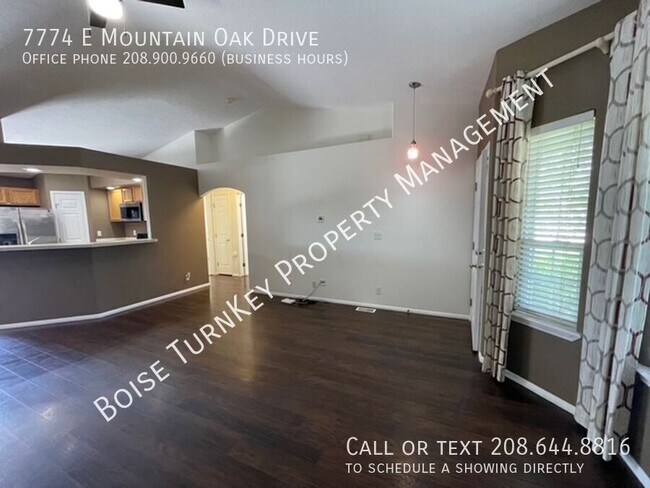 Building Photo - 7774 E Mountain Oak Dr