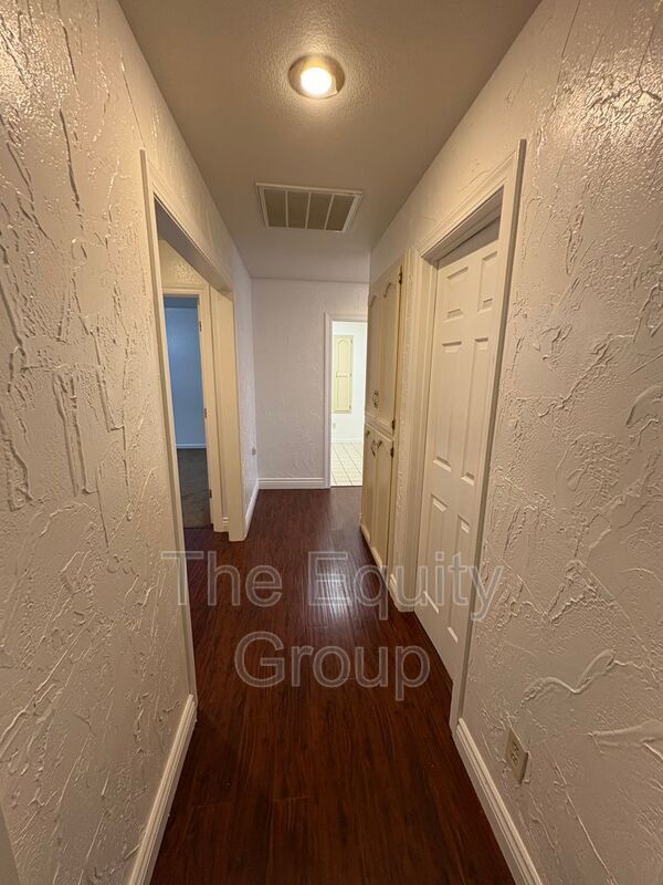 Building Photo - 5503 W Sweet Dr