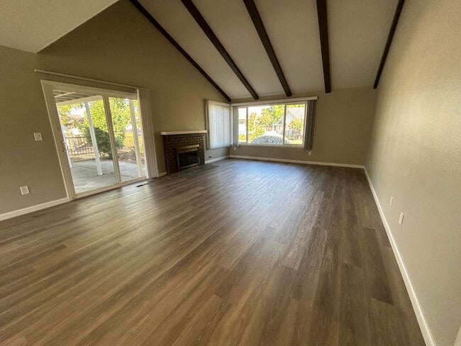 Building Photo - Welcome to your new home!