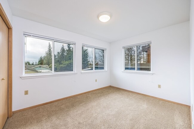 Building Photo - One Level Lifestyle in Snohomish