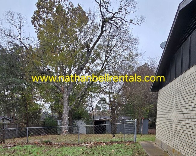 Building Photo - 2485 Cypress Dr