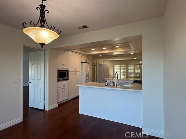 Building Photo - 9 La Quinta