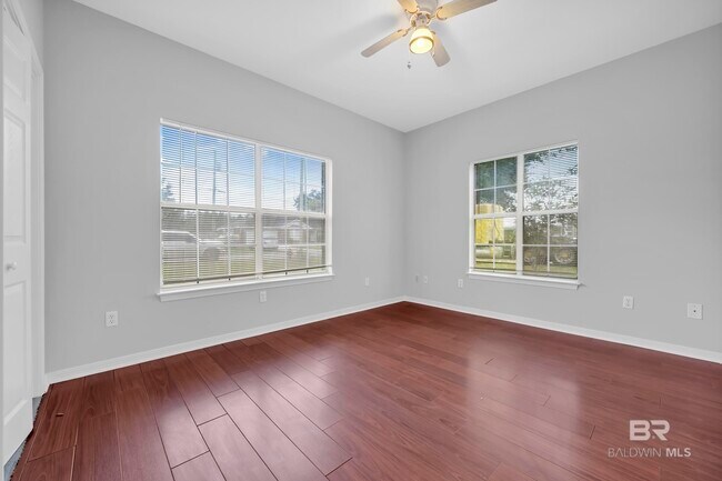 Building Photo - 9785 Terrace Dr