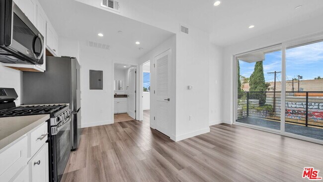 Primary Photo - 667 Wilton Pl