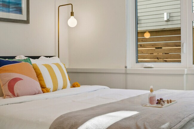 Building Photo - 516 Broadway E