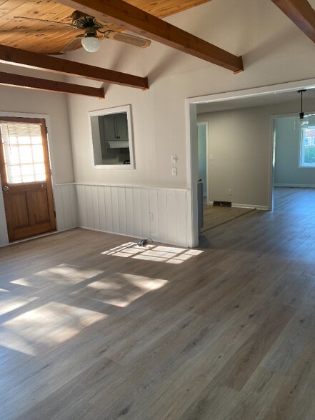 Building Photo - 20 Dundee Dr