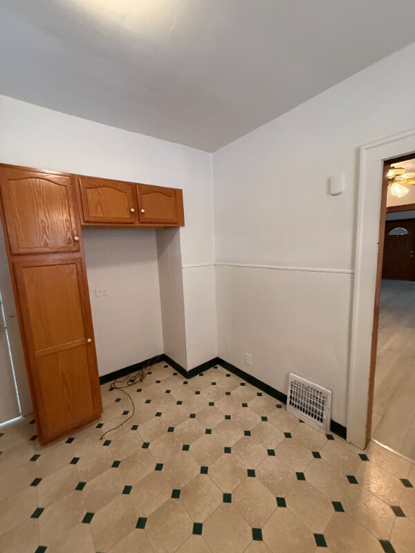 Building Photo - 613 Wildwood Ave