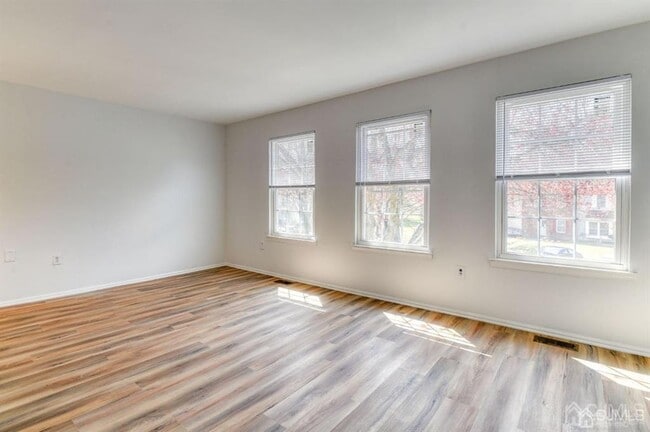Building Photo - 81 Morgan Pl