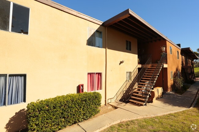 Building Photo - 180 Las Flores Dr