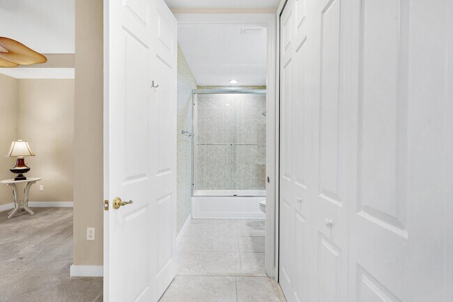 Building Photo - 160 Pantano Cay Blvd