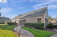 Building Photo - 215 Reflections Dr