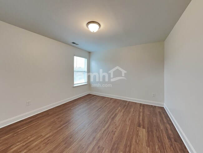 Building Photo - 2200 Brook Enclave Trail