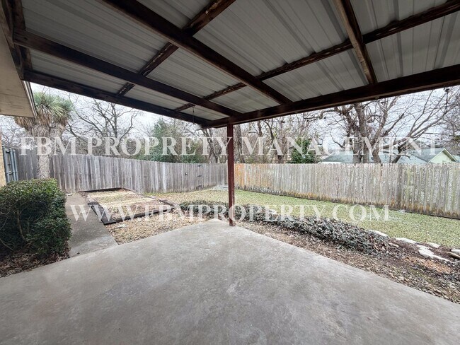 Building Photo - 1103 Scarlet Oaks Cir