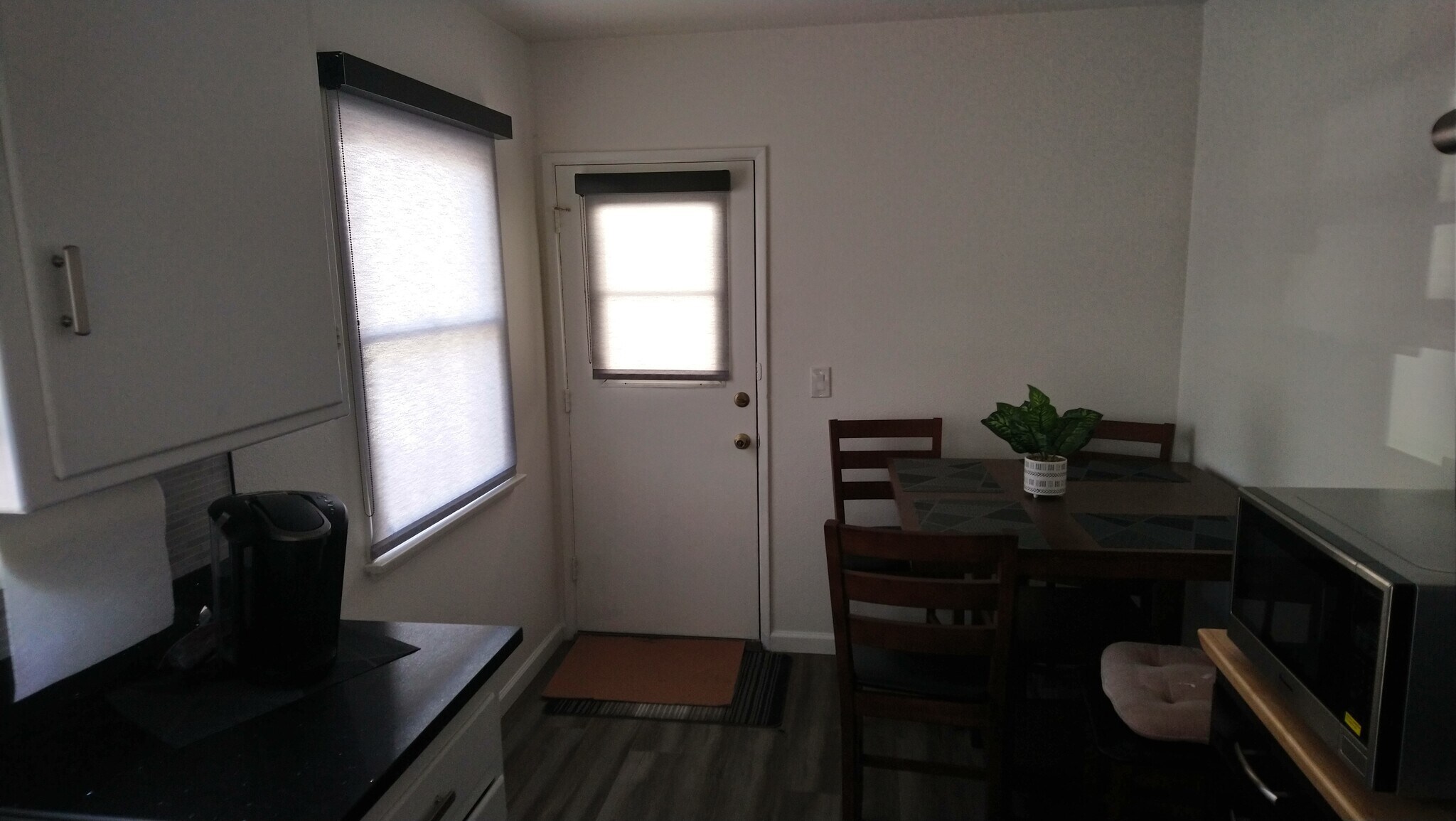 KITCHENBACK DOOR - 738 Hill St