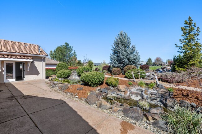 Building Photo - 143 Pine Lake Dr