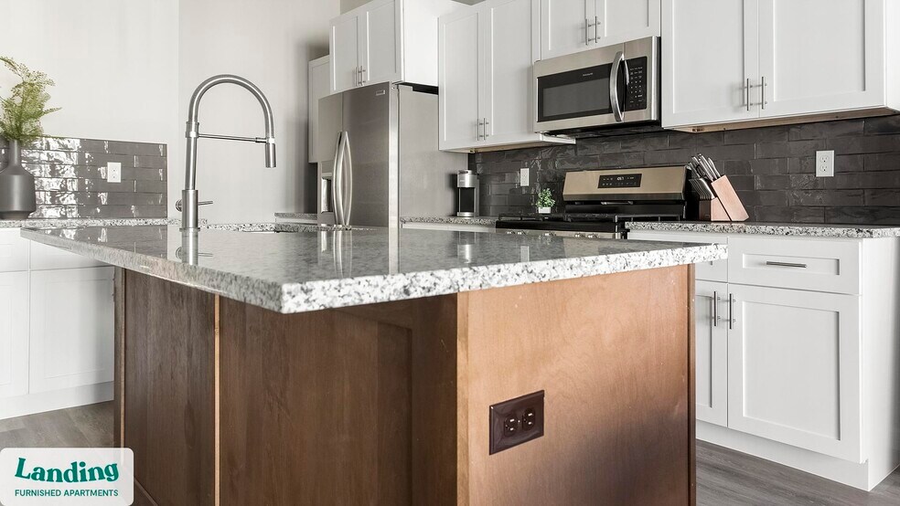 Building Photo - 3401 Redbud Ln