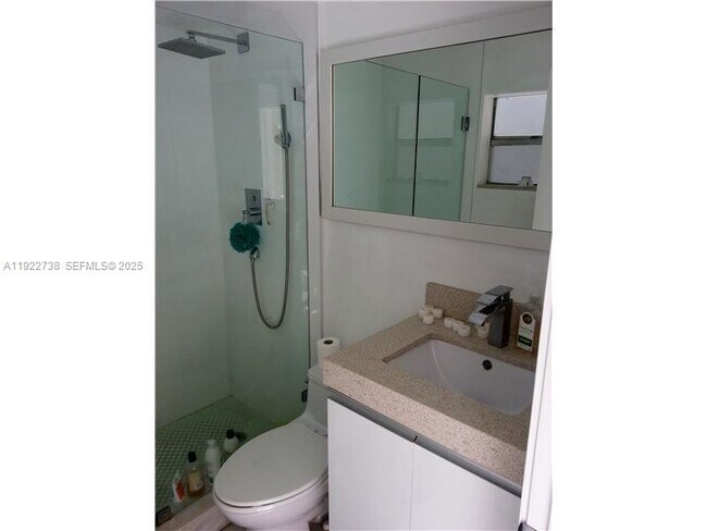 Building Photo - 1441 Lincoln Rd