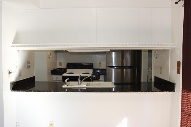 Building Photo - 409 Westwood Dr