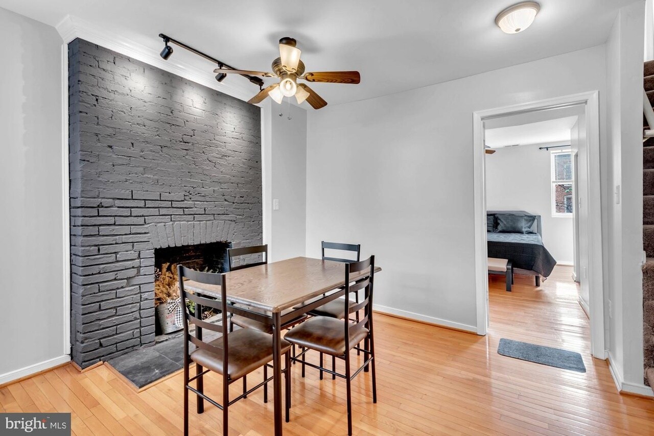 Building Photo - 210 W Read St