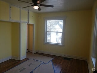 Building Photo - 1428 W Dean Ave