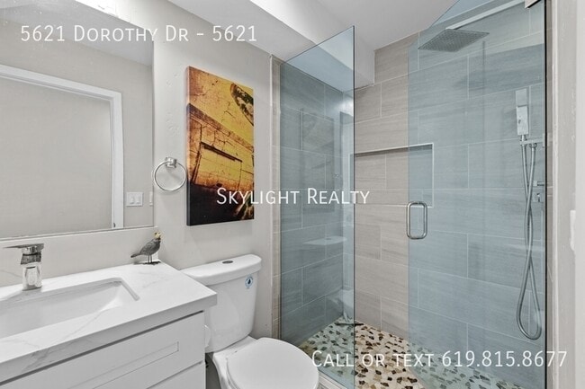 Building Photo - 5621 Dorothy Dr