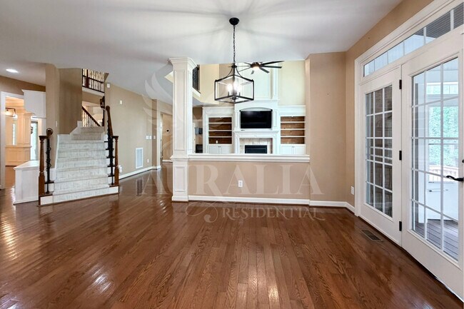 Building Photo - 5604 Pine Rock Ct