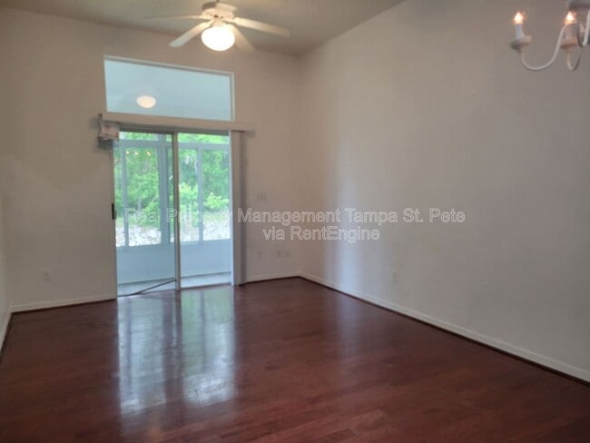 Building Photo - 12514 Hollybrook Ln