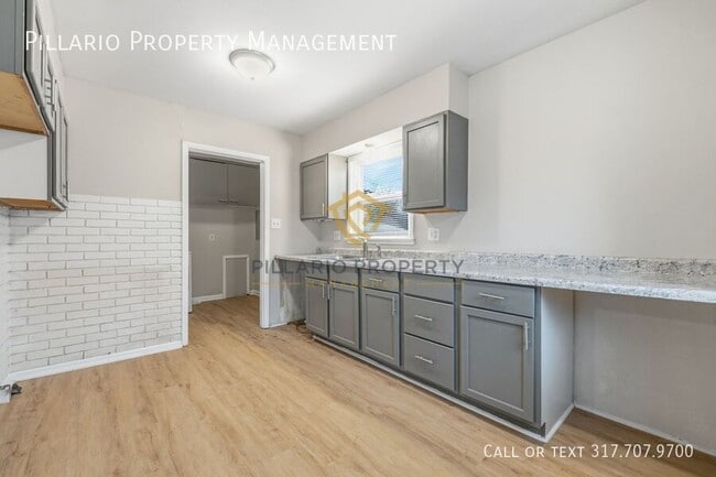 Building Photo - 1652 N Coolidge Ave