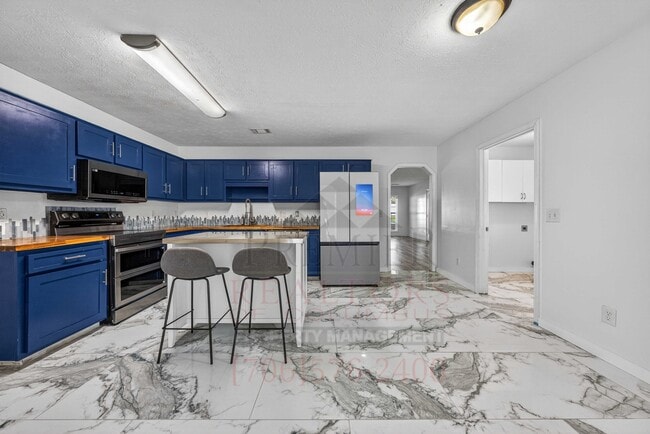 Building Photo - 4261 Valley Crest Dr
