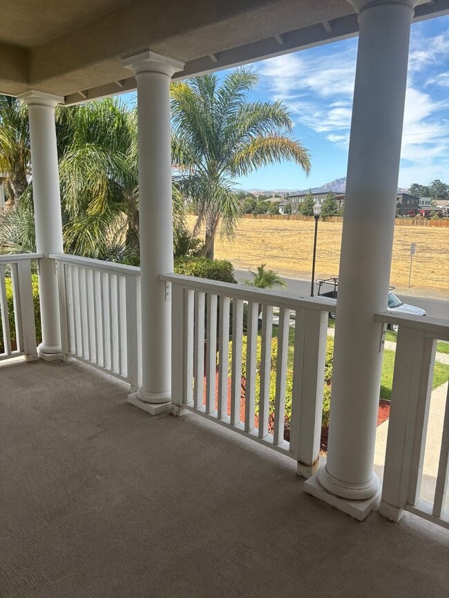 Building Photo - Stunning 5-Bedroom, 4-Bath Home in Prime B...
