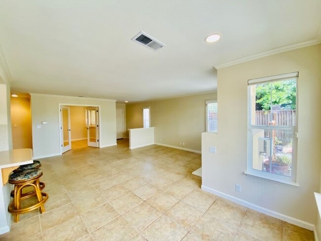 Building Photo - Elegant and Move-In Ready 4BD/3BA, Two-Sto...