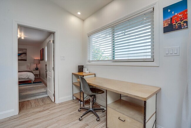 Building Photo - 12042 Sylvester St