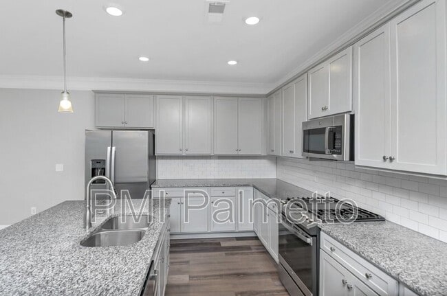Building Photo - 318 Stillington St
