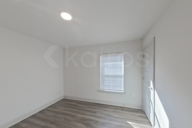 Building Photo - 17623 Carlisle Ave