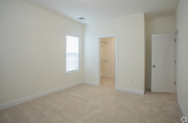 Building Photo - 103 W Creek Ln