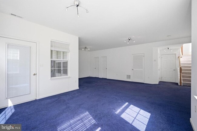 Building Photo - 44094 Saxony Terrace