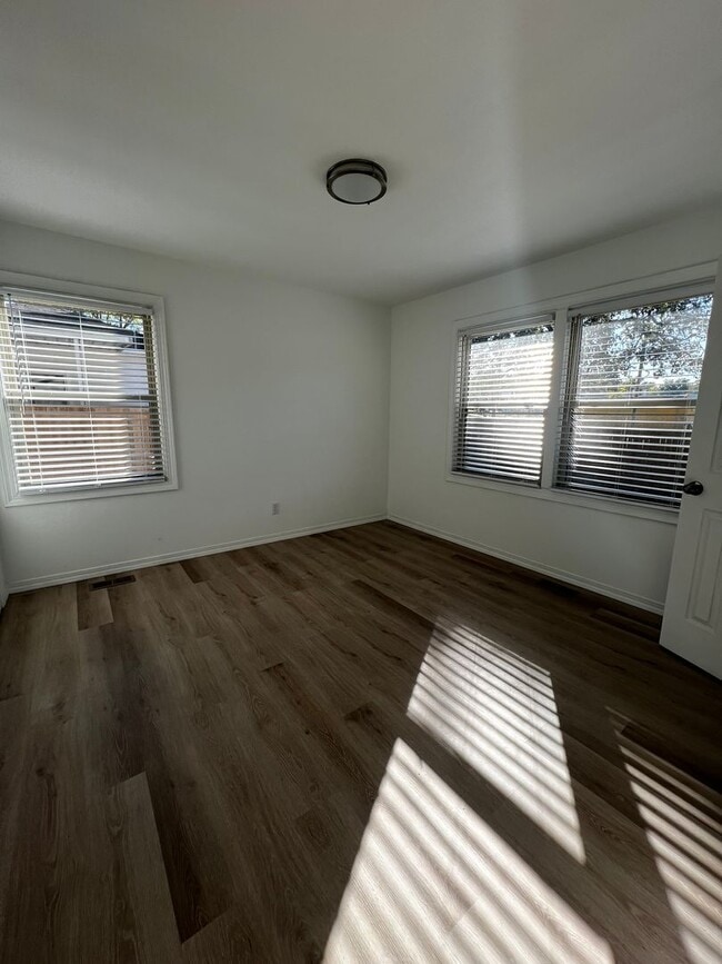 Building Photo - Newly remodeled 4 bedroom 2 bathroom house