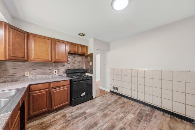 Building Photo - 8515 Jenny Dr