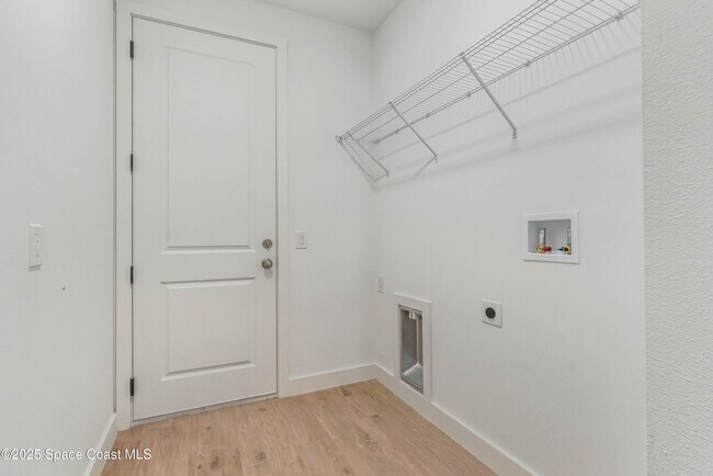 Building Photo - 521 Garbelmann St