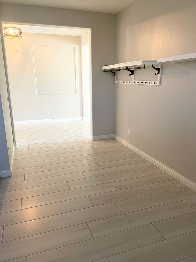 Building Photo - Beautiful Single Level 3 Bed/ 2 Bath + Den Home In Maricopa. Tons of Upgrades Throughout!