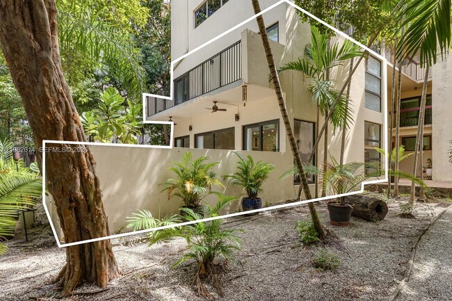 Building Photo - 2400 Brickell Ave