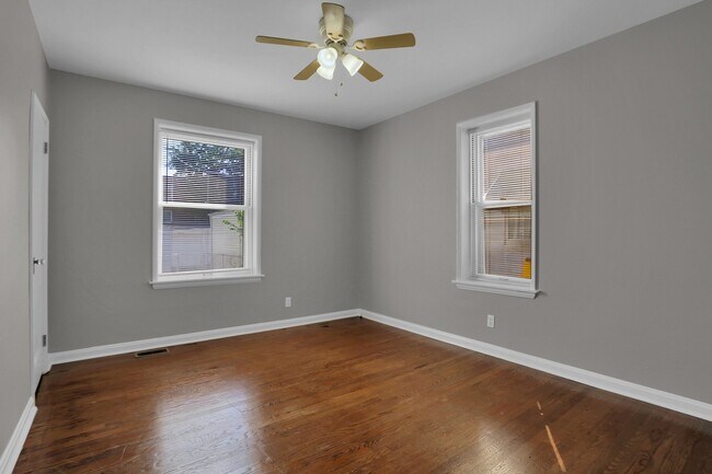 Building Photo - 5036 Tholozan Ave